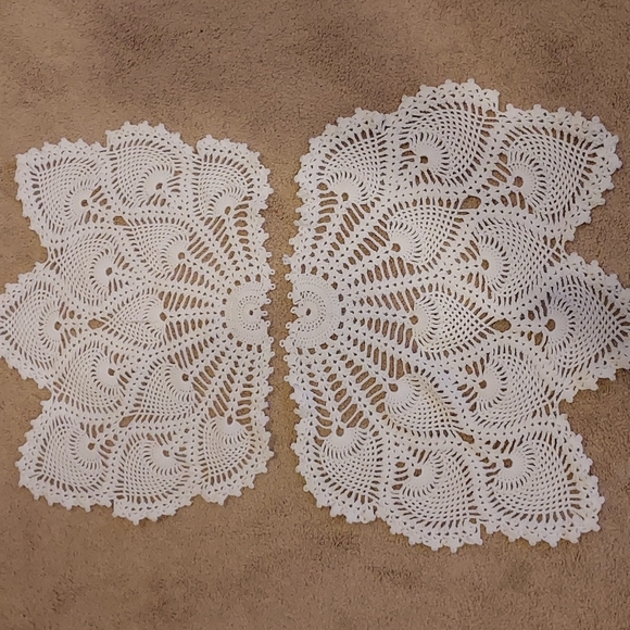 Vintage Pineapple Motif Dollie Other - Vintage Set of Two Crochet White Dollies Pineapple Leaf Motif